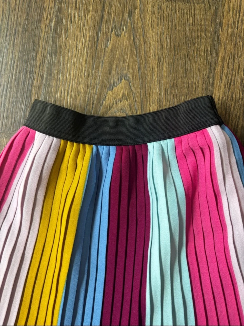 OshKosh B'gosh Multi-Color Pleated Girls Skirt with Black Waistband